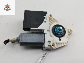 моторчик стеклоподъемника передний левый Volkswagen Golf 5 поколение 2005, 1.6 л., МКПП, хетчбэк 5 дв., 1K4837401