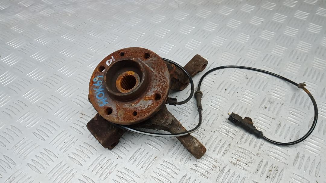 ступица передняя левая Nissan Note E11 2007, 1.4 л., бензин, МКПП, хетчбэк 5 дв. - фото №1