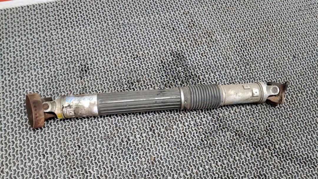 Карданный вал Jeep Commander 1 поколение 2007, 3.0 л., дизель, АКПП, внедорожник 5 дв. - фото №1