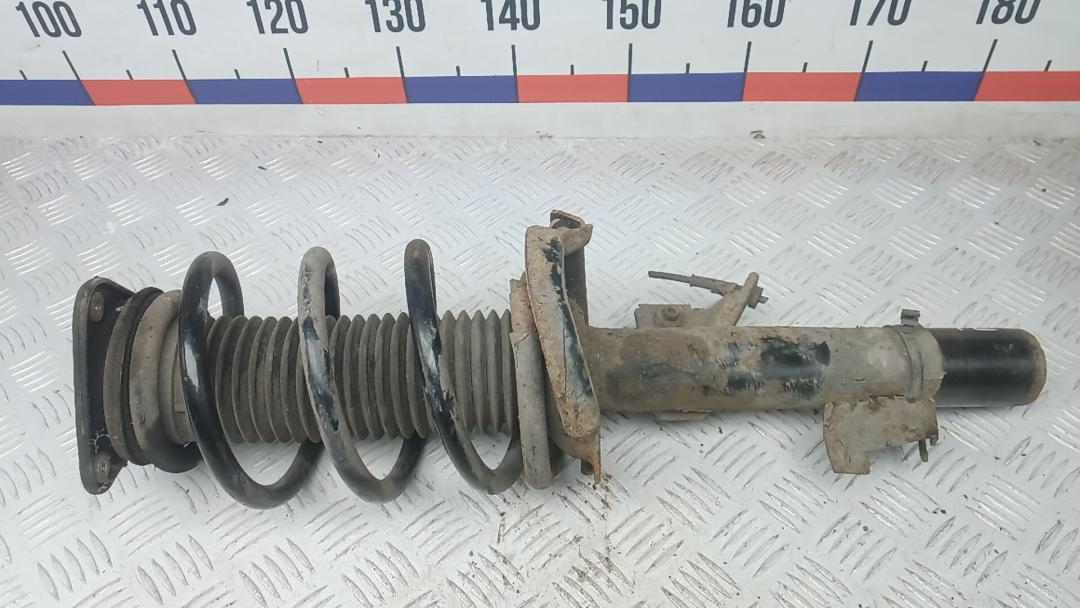 Стойка Ford Kuga 1 поколение 2009, 2.0 л., TDCi 4x4, дизель, МКПП, внедорожник 5 дв. - фото №1