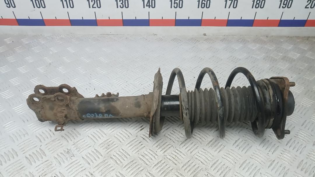 Стойка Hyundai ix35 1 поколение 2012, 1.6 л., бензин, МКПП, внедорожник 5 дв. - фото №1