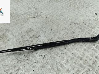 Щеткодержатель (поводок стеклоочистителя) передний Audi A4 B6 2001, 2.5 л., дизель, МКПП, чёрный, универсал, 8E1955408A