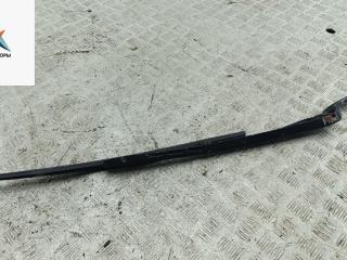 Щеткодержатель (поводок стеклоочистителя) передний Audi A4 B6 2001, 2.5 л., дизель, МКПП, чёрный, универсал, 8E1955407A