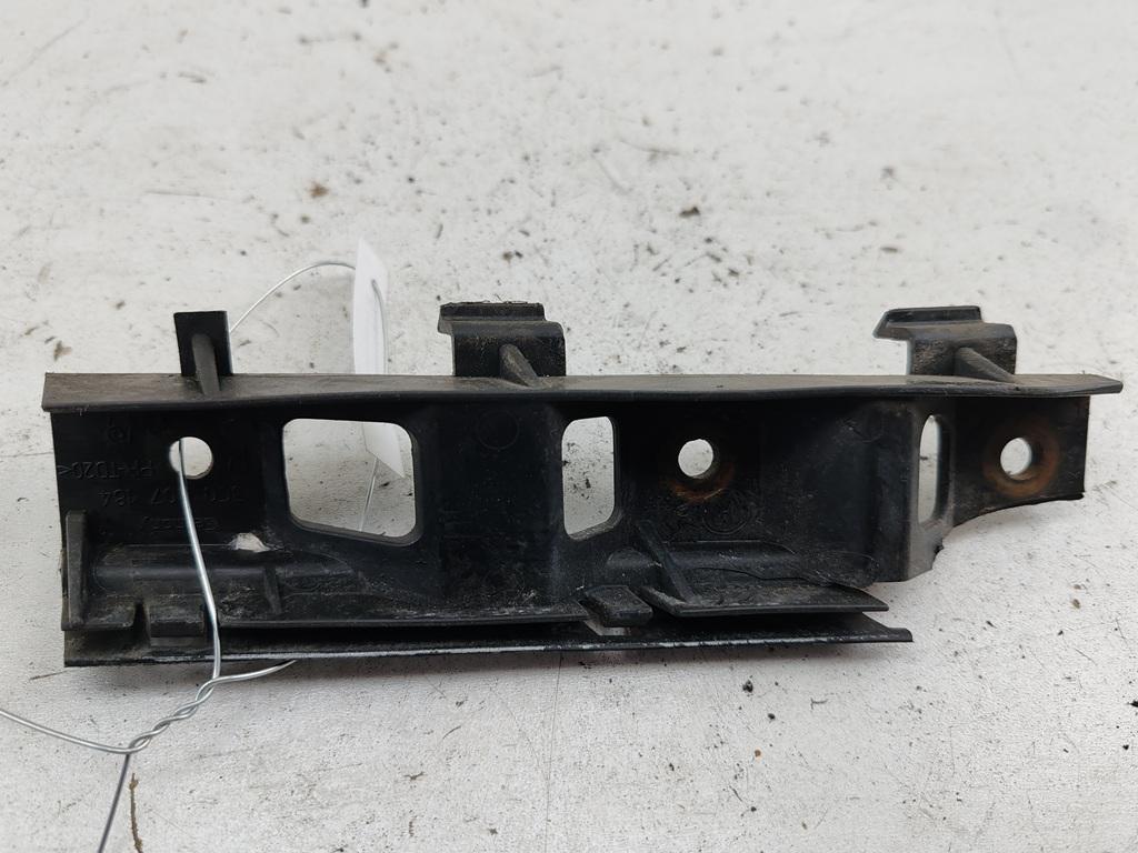 кронштейн переднего бампера Volkswagen Passat B6 2005, 1.6 л., бензин, МКПП, серый, универсал, 3C0807184 - фото №1