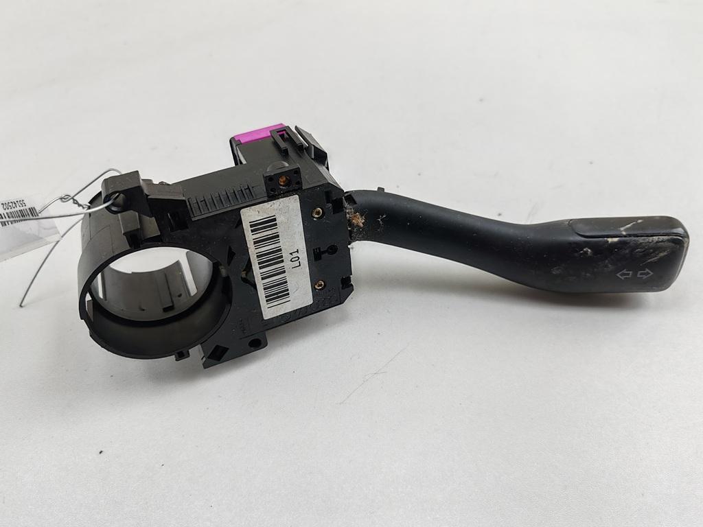переключатель поворотов Volkswagen Passat B5 1998, 1.8 л., бензин, МКПП, синий, универсал, 8L0953513G