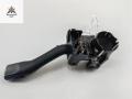 переключатель поворотов Volkswagen Passat B5 1999, 1.6 л., бензин, МКПП, синий, универсал, 8L0953513G - фото №2