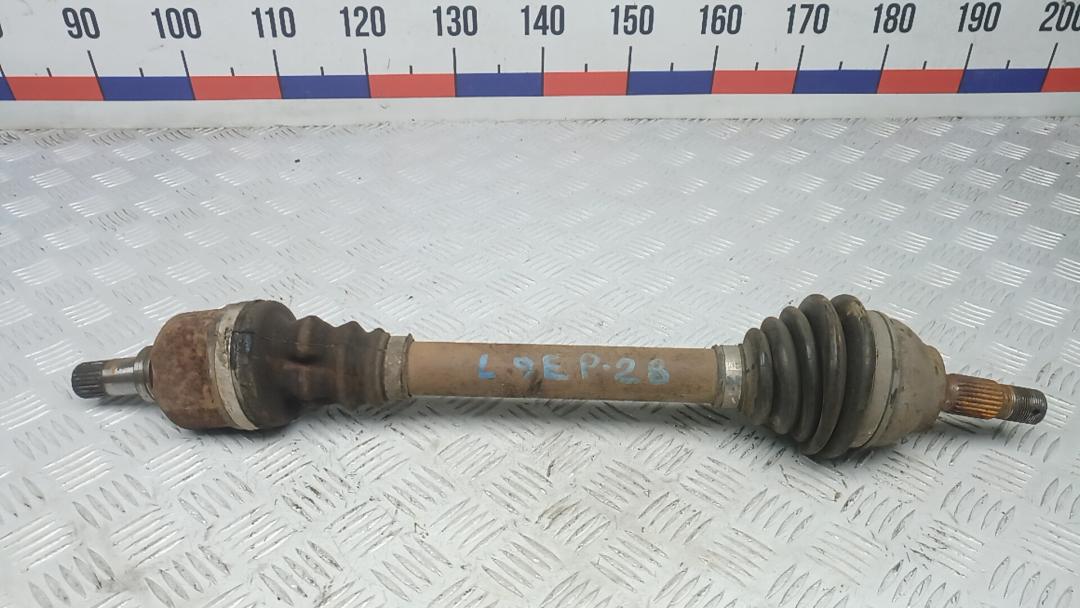 полуось передняя левая (приводной вал, ШРУС) Peugeot 3008 1 поколение 2011, 1.6 л., дизель, МКПП, хетчбэк 5 дв. - фото №1