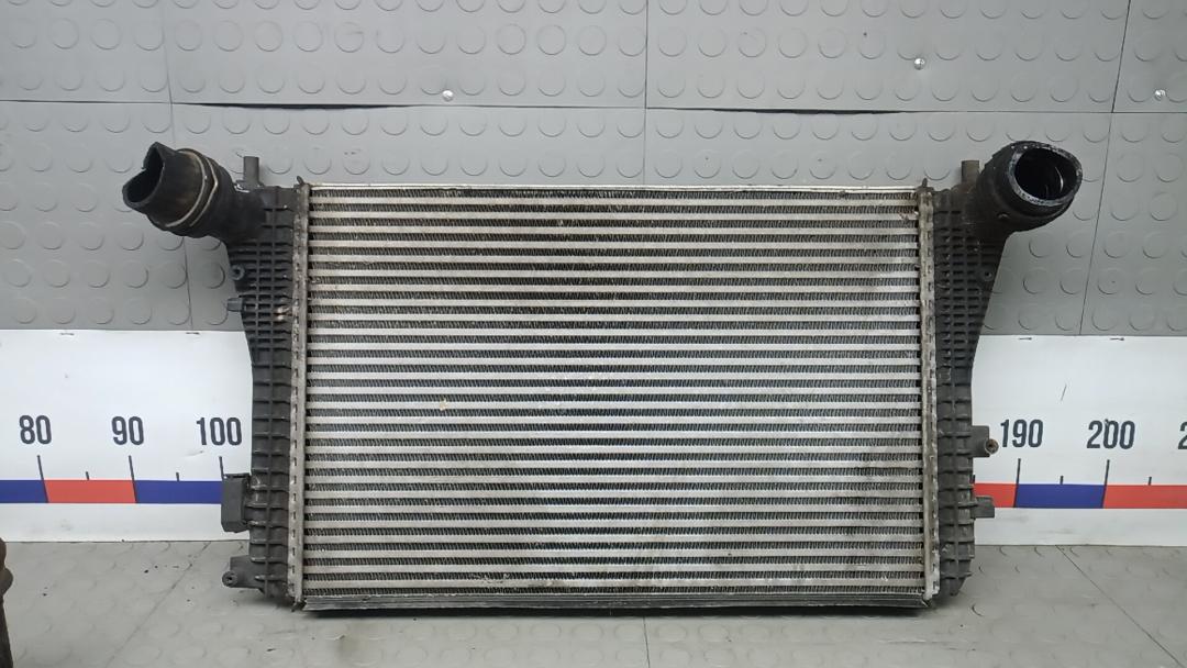 радиатор интеркулера Volkswagen Golf 6 поколение 2009, 2.0 л., дизель, МКПП, хетчбэк 5 дв., 1K0145803T - фото №1