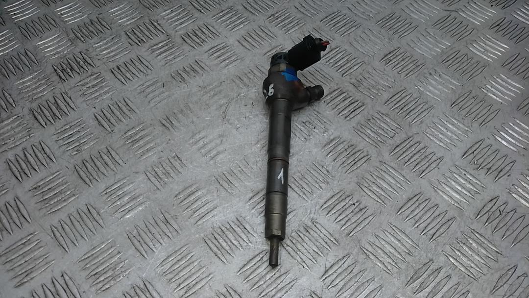 форсунка Volkswagen Golf 7 поколение 2013, 1.6 л., дизель, МКПП, хетчбэк 5 дв., 0445110477 - фото №1