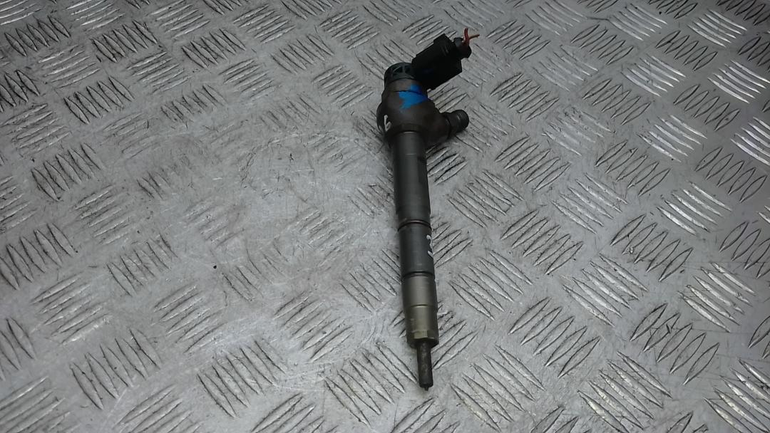 форсунка Volkswagen Golf 7 поколение 2013, 1.6 л., дизель, МКПП, хетчбэк 5 дв., 0445110477 - фото №1