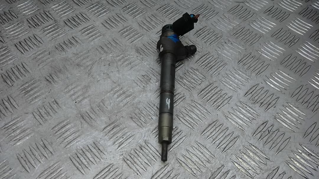 форсунка Volkswagen Golf 7 поколение 2013, 1.6 л., дизель, МКПП, хетчбэк 5 дв., 0445110477 - фото №1