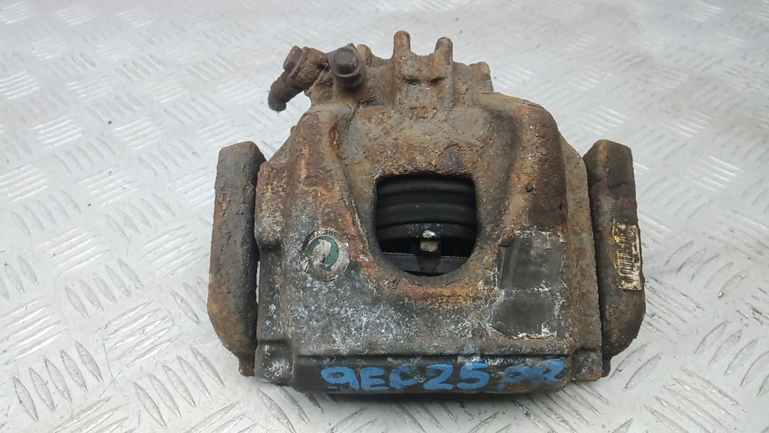 суппорт передний правый Citroen C5 2 поколение 2010, 2.0 л., дизель, МКПП, седан - фото №1