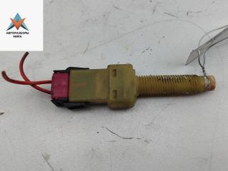 Датчик (включатель) стоп-сигнала Volkswagen Passat B5 1998, 1.8 л., бензин, МКПП, зелёный, универсал, 4A0945515