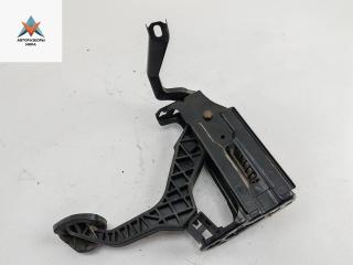 педаль сцепления Volkswagen Bora 1 поколение 1999, 1.6 л., бензин, МКПП, серый, седан, 1J1721059