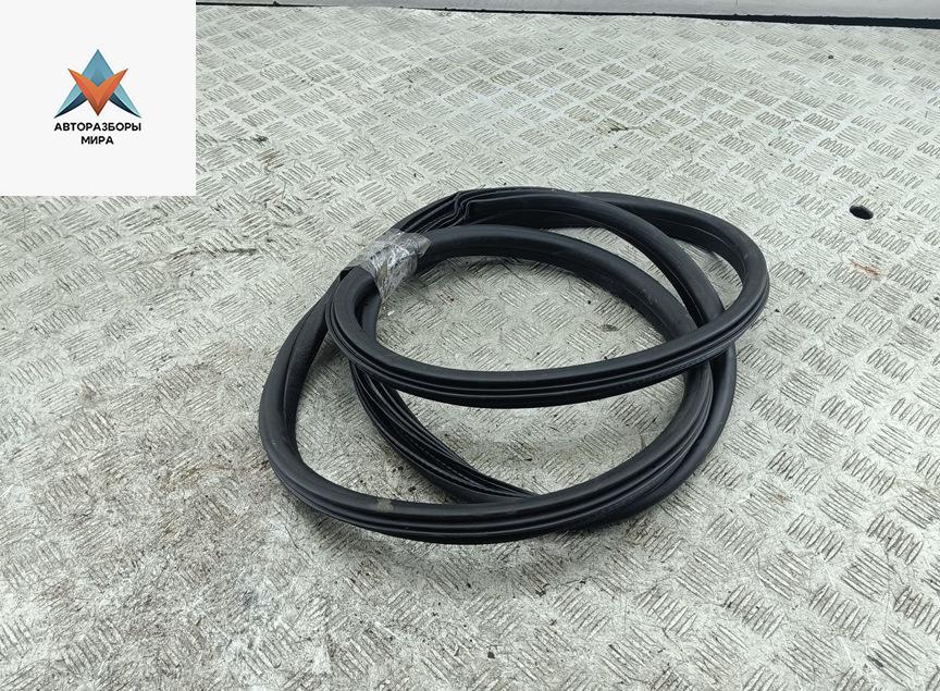 уплотнитель двери Peugeot 308 T7 2008, 1.6 л., бензин, МКПП, чёрный, универсал, 96548242RD - фото №1