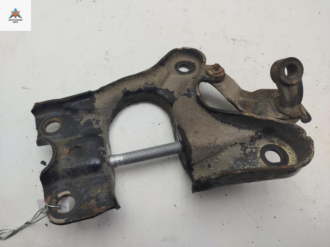 кронштейн (крепление) Opel Vectra C 2004, 1.8 л., бензин, МКПП, синий, седан - фото №1