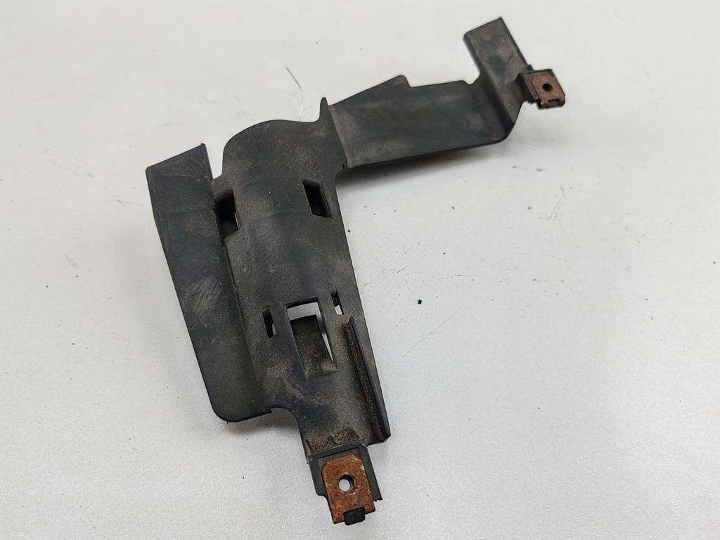 крепление фары левой BMW 3 E46 2002, 2.0 л., дизель, АКПП, синий, универсал, 582-01L