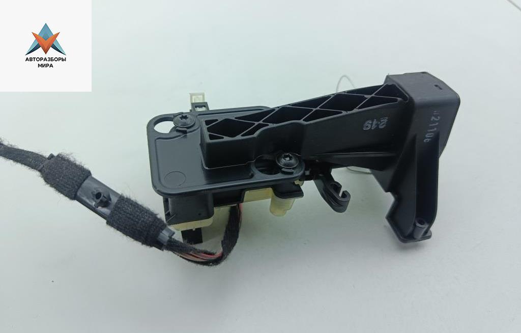 замок лючка топливного бака Mercedes-Benz S-Класс W221 2006, 4.7 л., бензин, АКПП, чёрный, седан, 2518200197 - фото №1