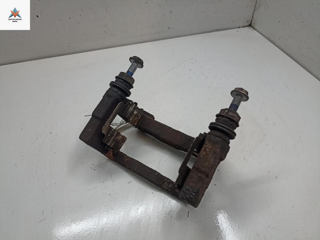 скоба суппорта Opel Zafira 2 поколение (B) 2006, 1.6 л., бензин, МКПП, серый, минивэн - фото №1