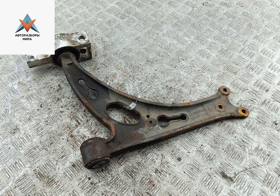 рычаг передний левый Volkswagen Passat B6 2005, 1.6 л., бензин, МКПП, серый, универсал - фото №1