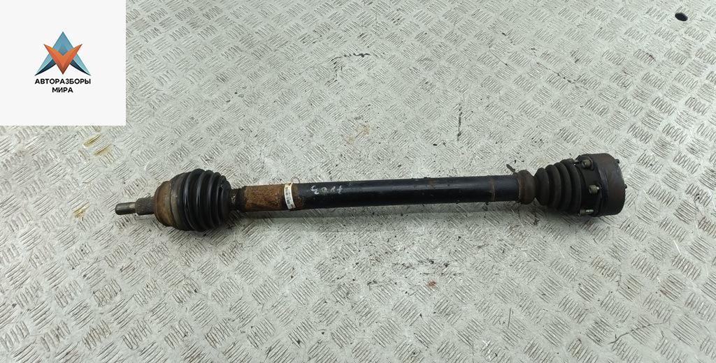 полуось передняя правая (приводной вал, ШРУС) Skoda Octavia mk1 (A4 1U) 2003, 2.0 л., бензин, МКПП, синий, хетчбэк 5 дв. - фото №1