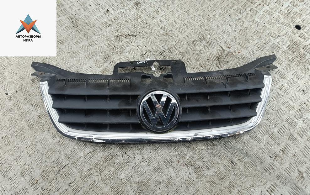 решетка радиатора Volkswagen Touran 1 поколение 2005, красный, минивэн - фото №1