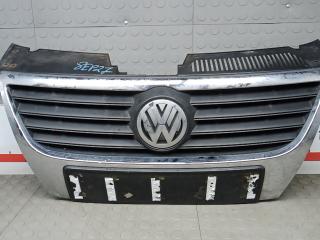 решетка радиатора Volkswagen Passat B6 2008, 2.0 л., дизель, МКПП, универсал, 3C0853651AD