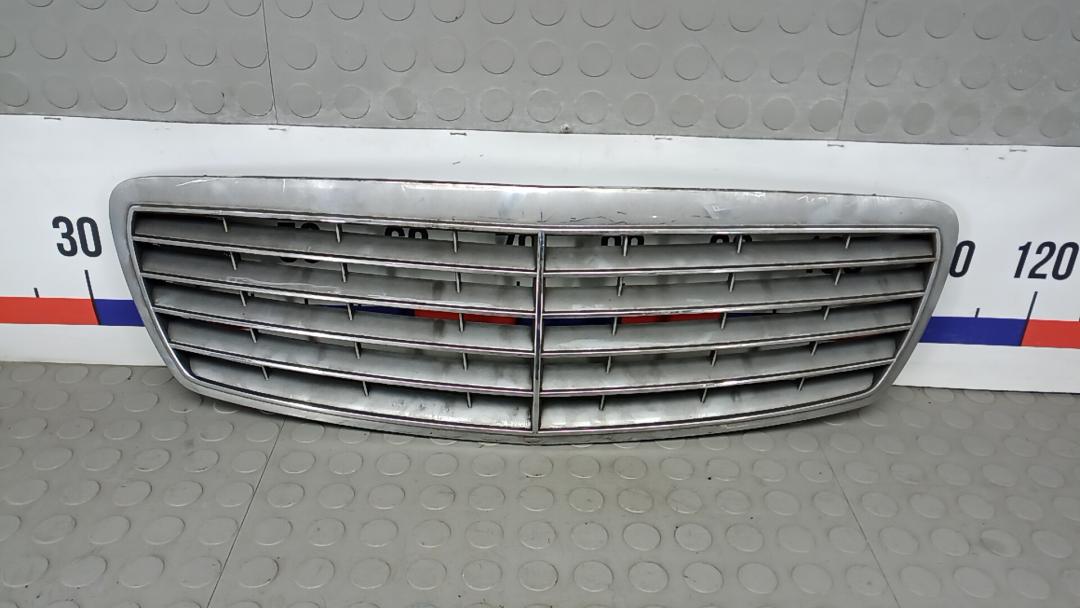 решетка радиатора Mercedes-Benz E-Класс W211/S211 2004, 2.7 л., D E270 CDI, дизель, АКПП, седан - фото №1