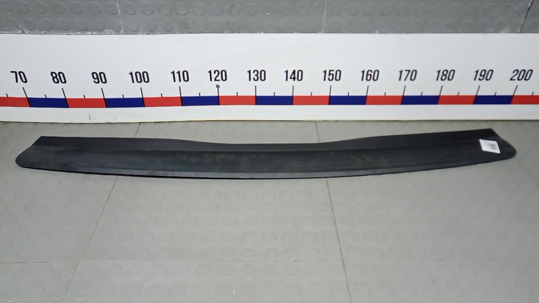 молдинг заднего бампера Opel Vectra C 2004, 3.0 л., дизель, АКПП, универсал - фото №1