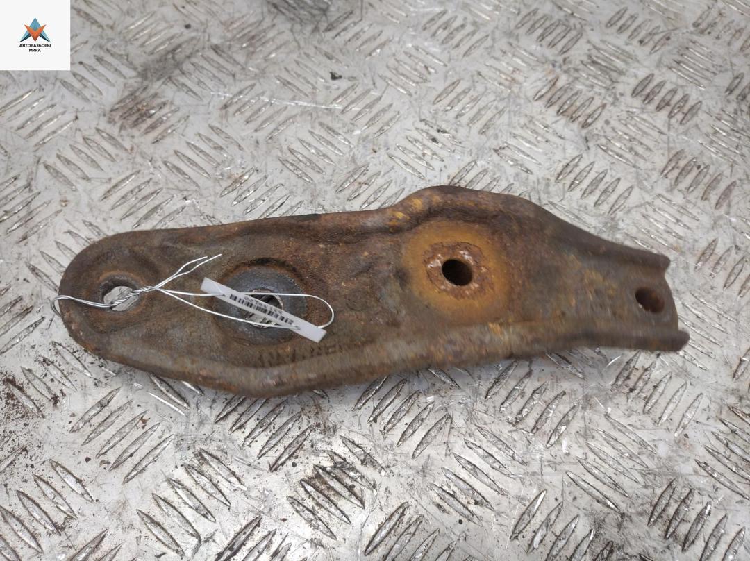 кронштейн (крепление) Volkswagen Transporter T4 1992, 2.4 л., дизель, МКПП, красный, микроавтобус - фото №1