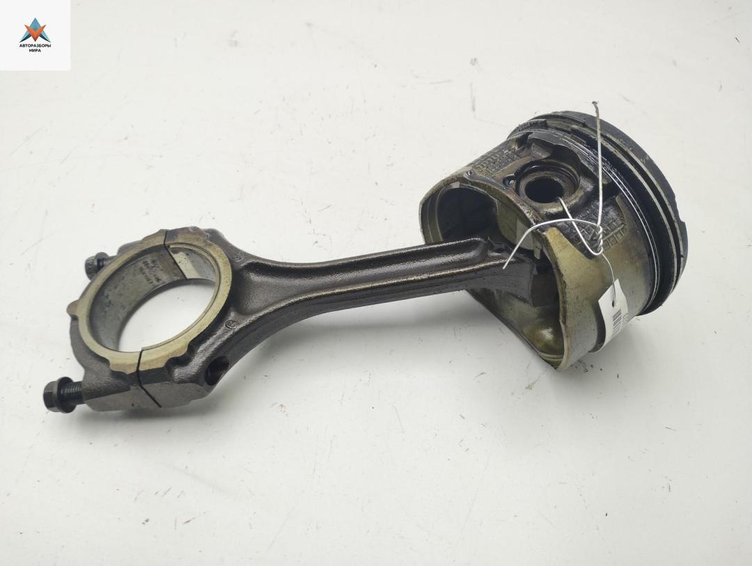 поршень Renault Megane 2 поколение 2005, 2.0 л., бензин, МКПП, серый, универсал - фото №1