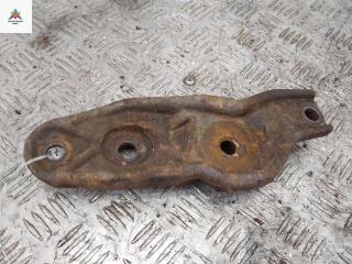 кронштейн (крепление) Volkswagen Transporter T4 1992, 2.4 л., дизель, МКПП, красный, микроавтобус