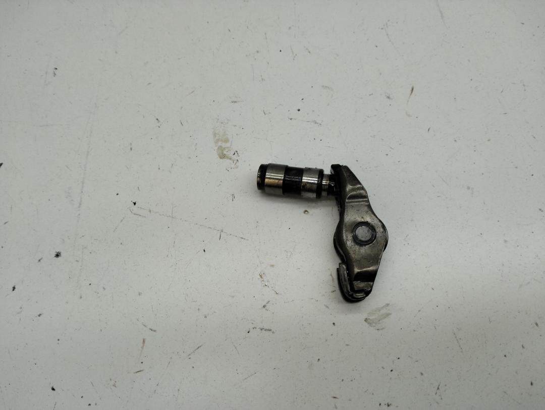 коромысло клапана (рокер) Volkswagen Passat B6 2008, 1.8 л., бензин, МКПП, чёрный, универсал, INA