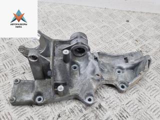 кронштейн генератора Volkswagen Passat B5 [рестайлинг] 2001, 2.0 л., бензин, МКПП, синий, универсал, 06B903143K