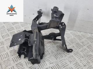 кронштейн (крепление) Volkswagen Passat B5 [рестайлинг] 2001, 1.9 л., дизель, МКПП, серый, универсал, 4B0614119R