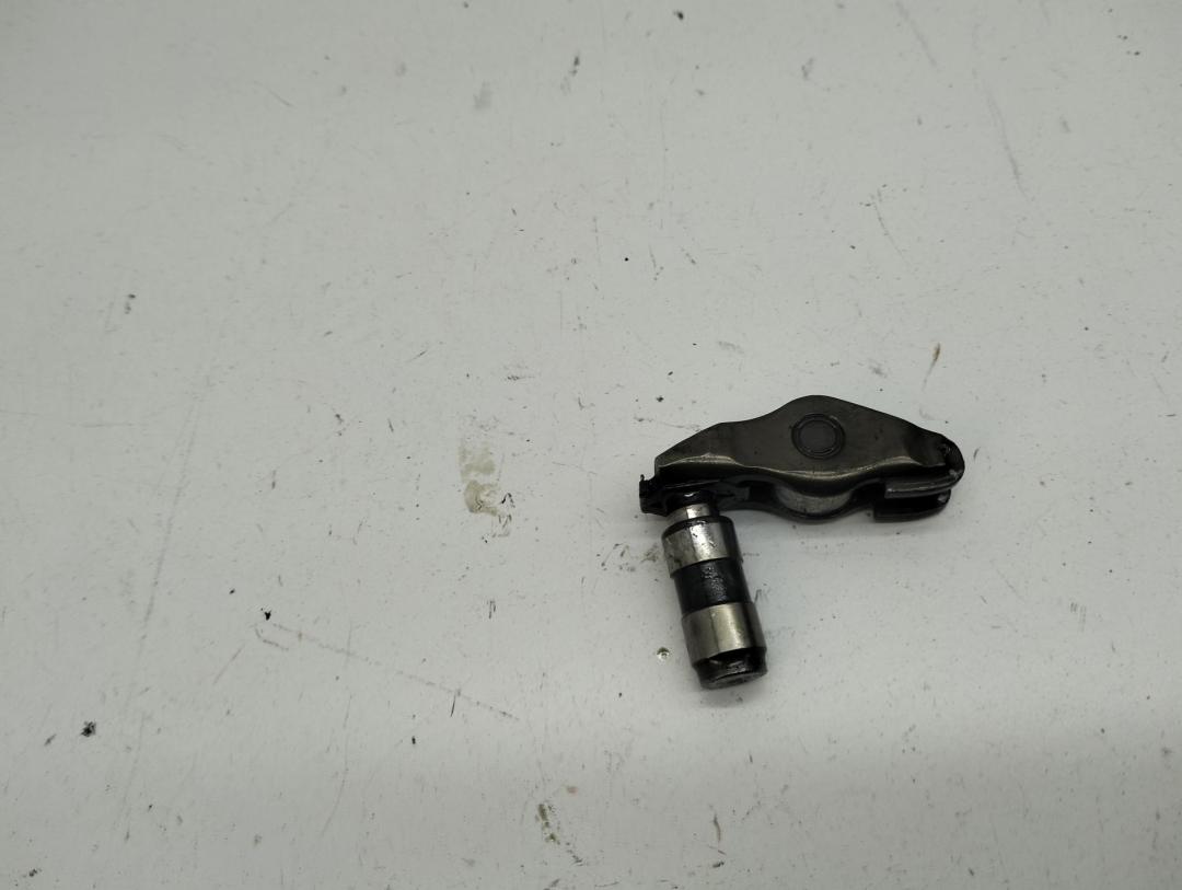 коромысло клапана (рокер) Volkswagen Passat B6 2008, 1.8 л., бензин, МКПП, чёрный, универсал, INA - фото №1