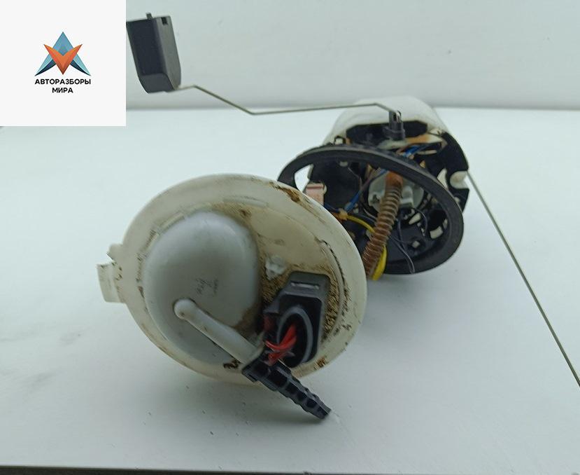 насос топливный Volkswagen Passat B6 2007, 2.0 л., бензин, МКПП, синий, универсал - фото №1