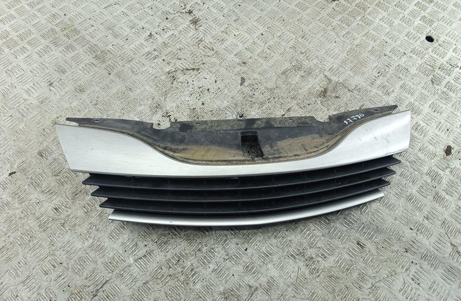 решетка радиатора Renault Laguna II 2002, серый, универсал, 8200012581