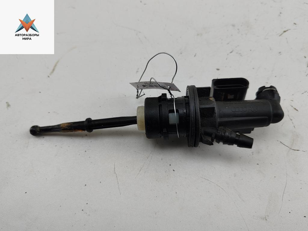 цилиндр сцепления главный Volkswagen Passat B6 2007, 2.0 л., бензин, МКПП, синий, универсал, 3C0927810 - фото №1