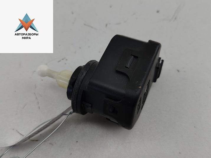 корректор фар Volkswagen Bora 1 поколение 1999, 1.6 л., бензин, МКПП, серый, седан, 007878OO - фото №1