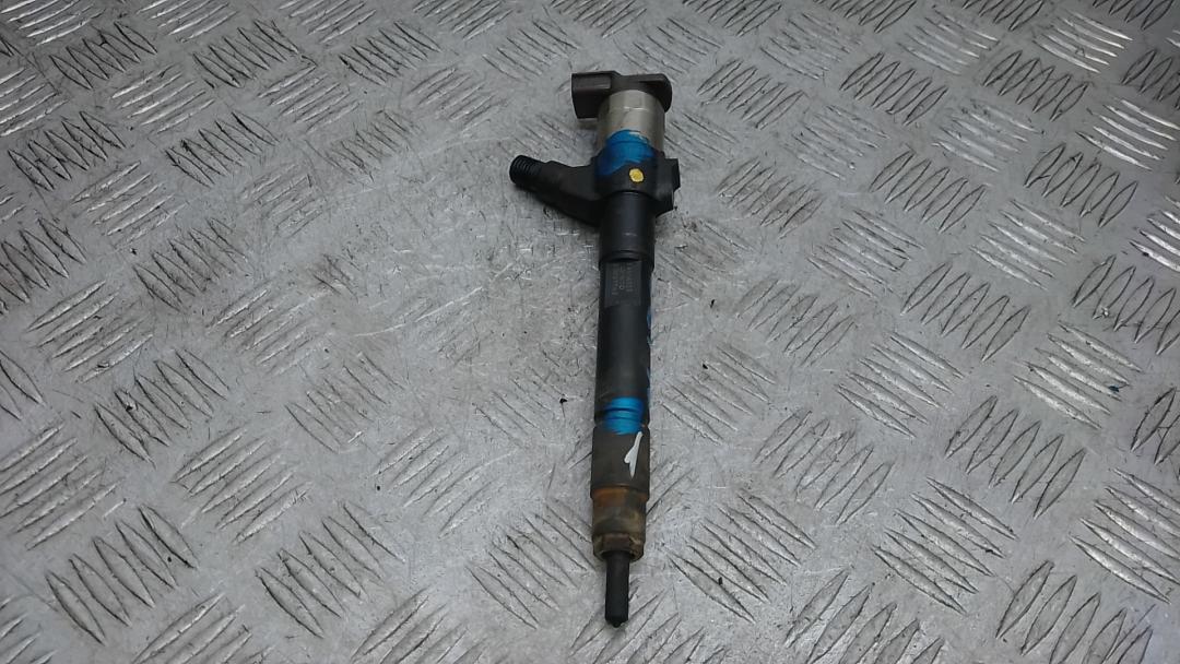 форсунка Mitsubishi ASX 1 поколение 2010, 1.8 л., дизель, МКПП, внедорожник 5 дв., 1465A323 - фото №1