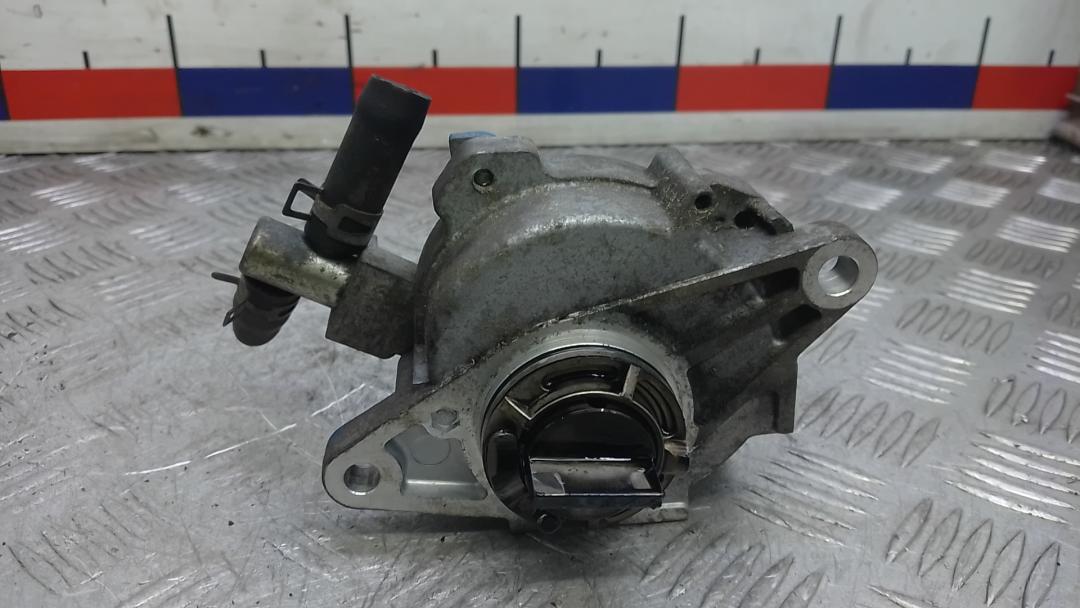 насос вакуумный Mitsubishi ASX 1 поколение 2010, 1.8 л., дизель, МКПП, внедорожник 5 дв., BN - фото №1