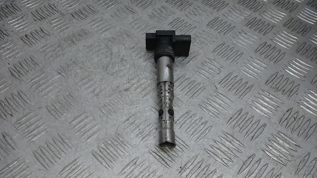 катушка зажигания Skoda Fabia 2 поколение (5J) 2007, 1.2 л., бензин, МКПП, хетчбэк 5 дв., 03D905715A, 03D905115G - фото №1