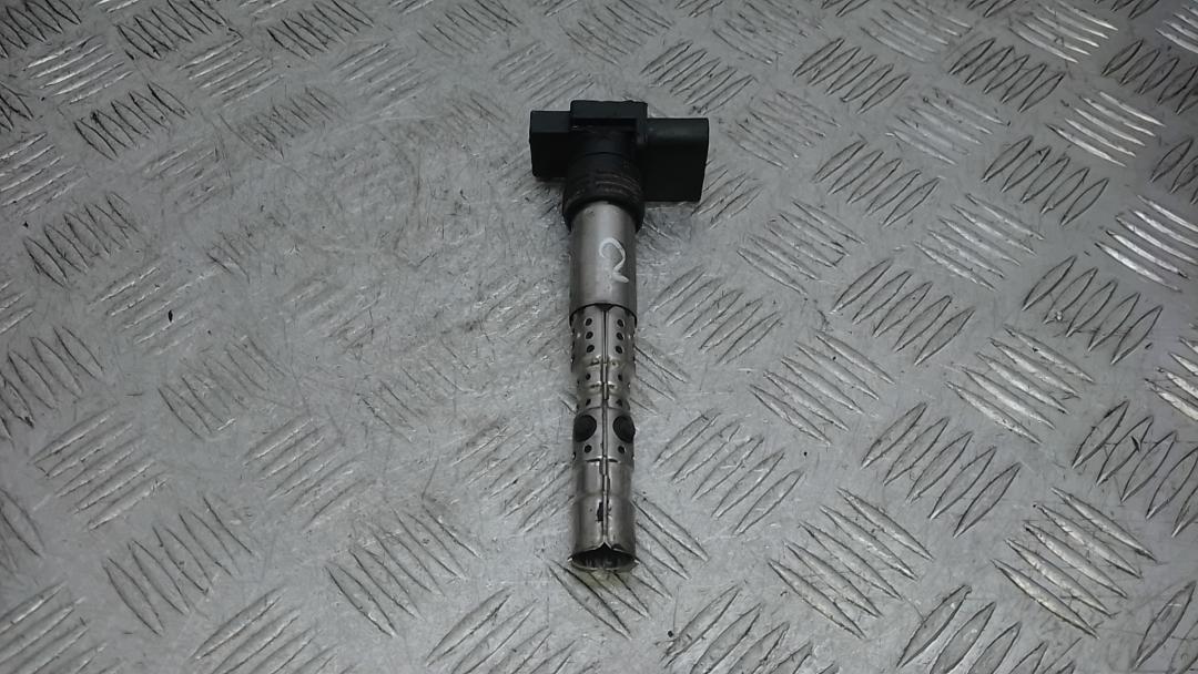 катушка зажигания Skoda Fabia 2 поколение (5J) 2007, 1.2 л., бензин, МКПП, хетчбэк 5 дв., 03D905715A, 03D905115G - фото №1