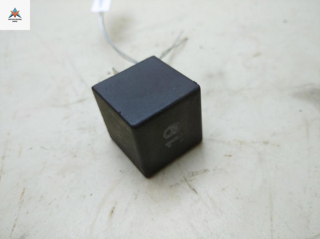 Реле стеклоочистителя (дворников) Volkswagen Transporter T4 1991, 1.9 л., дизель, МКПП, белый, микроавтобус, 191955531 - фото №1