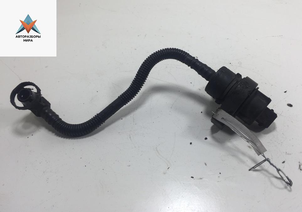 клапан вентиляции топливного бака BMW 1 серия E81/E82/E87/E88 2006, 1.6 л., бензин, МКПП, чёрный, хетчбэк 5 дв., 7512582 - фото №1