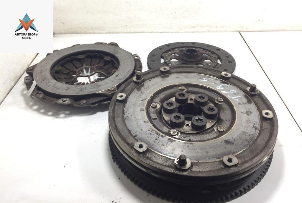 маховик BMW 1 серия E81/E82/E87/E88 2006, 1.6 л., бензин, МКПП, чёрный, хетчбэк 5 дв. - фото №1