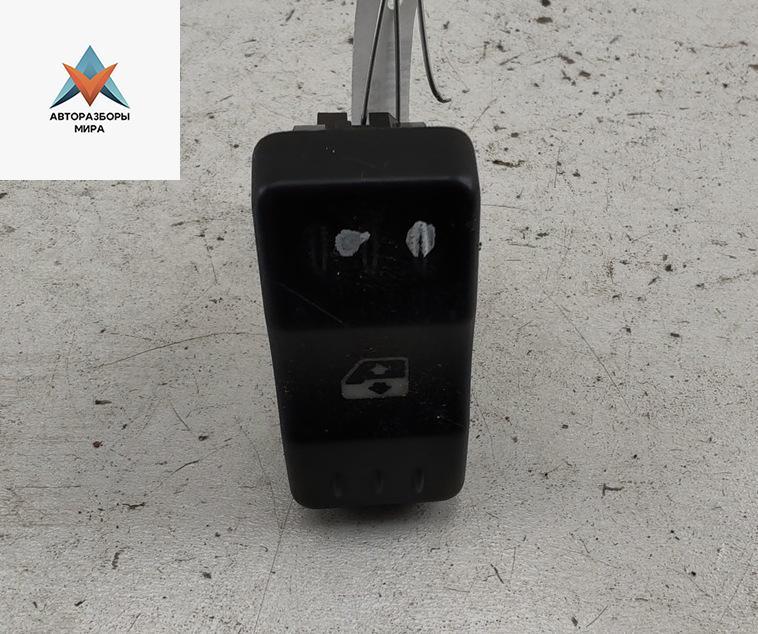 кнопка стеклоподъемника переднего правого Dacia (Renault) Logan 2006, 1.4 л., бензин, МКПП, синий, седан, 22681 - фото №1