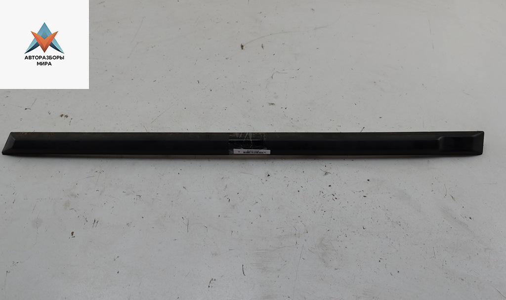 молдинг двери задней левой BMW 3 серия E36 1993, 1.6 л., бензин, МКПП, чёрный, седан, 1960733 - фото №1