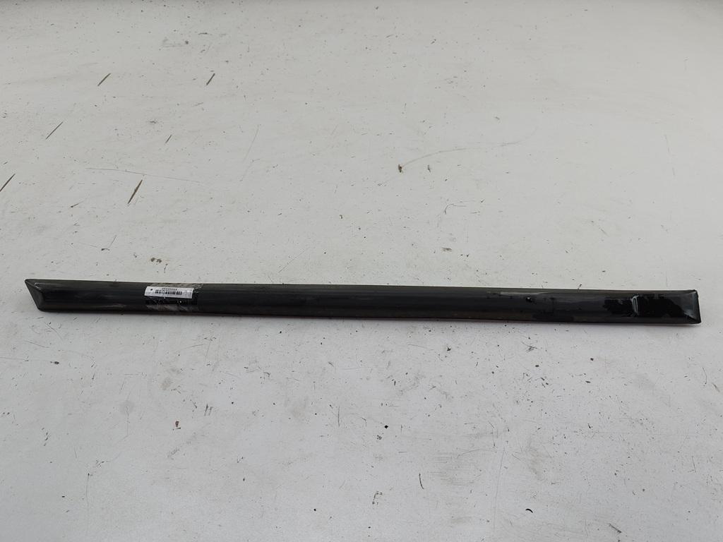 молдинг двери задней правой BMW 3 E36 1993, 2.0 л., бензин, АКПП, серый, седан, 1960734